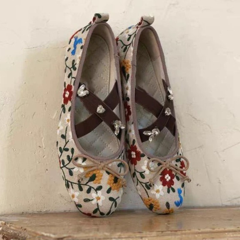 Embroidery Flower Ballet Flats - огляд і ціна Embroidery Design Free