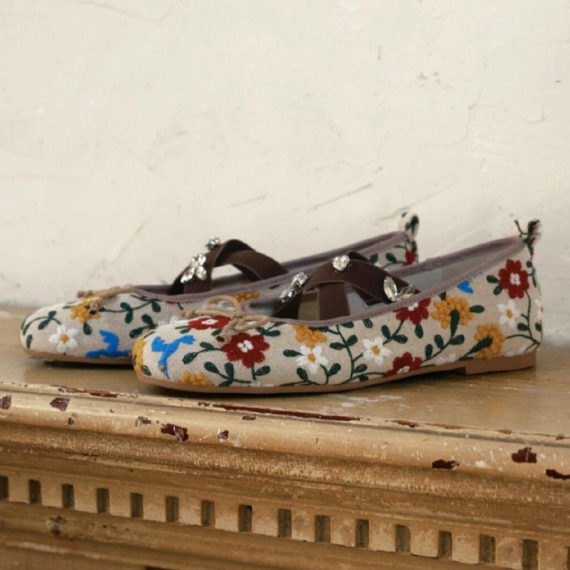 Embroidery Flower Ballet Flats - огляд і ціна Embroidery Design Free