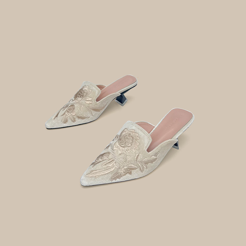 Embroidery Velour Women Shoes  - огляд і ціна Embroidery Design Free
