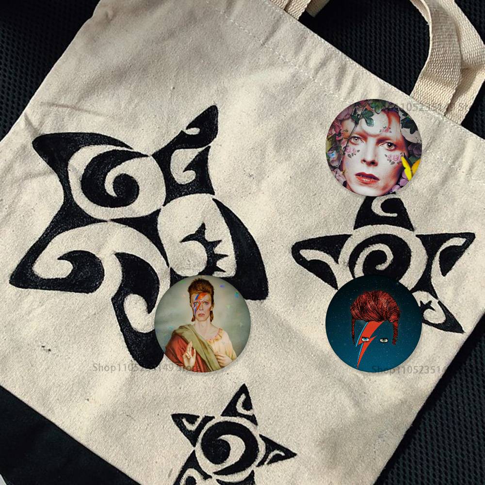Singer D-David Bowie Tinplate  - огляд і ціна Embroidery Texture