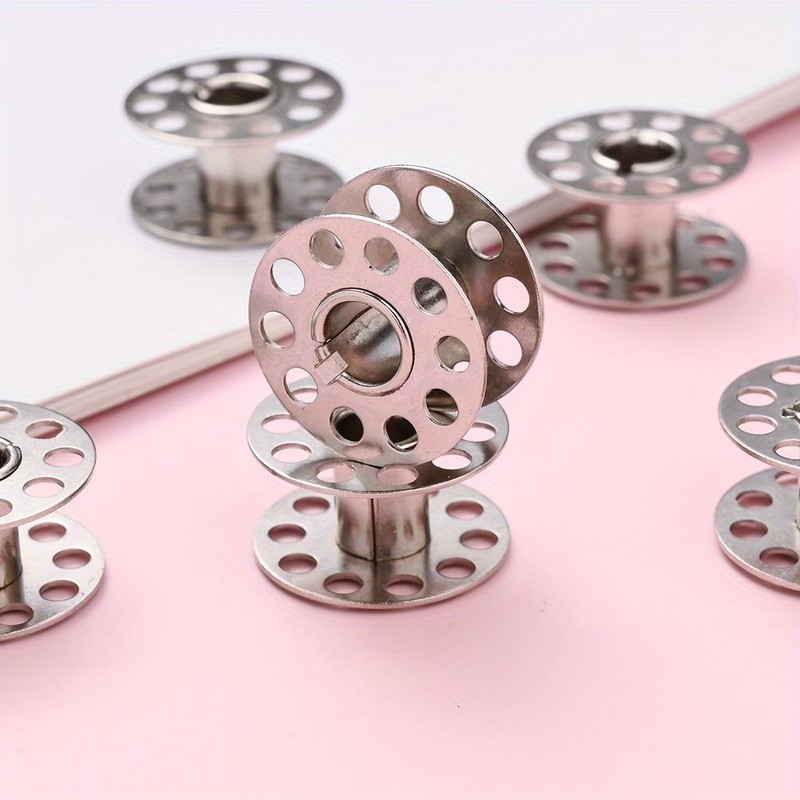 94Pcs Rustproof Metal Bobbins, - огляд і ціна Embroidery Tools