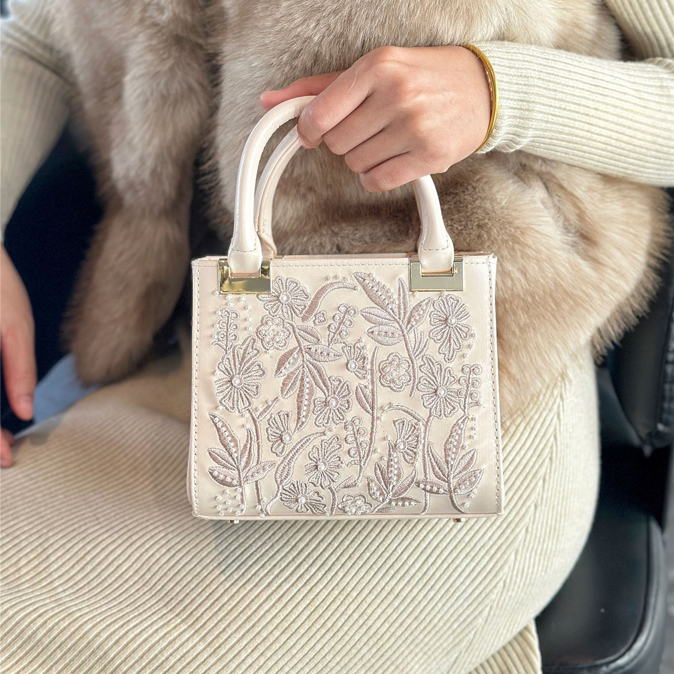 Flower Embroidery Women's Hand - огляд і ціна Embroidery On Leather